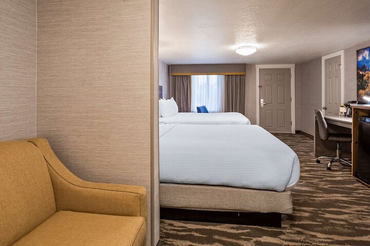 Room 15 of 32