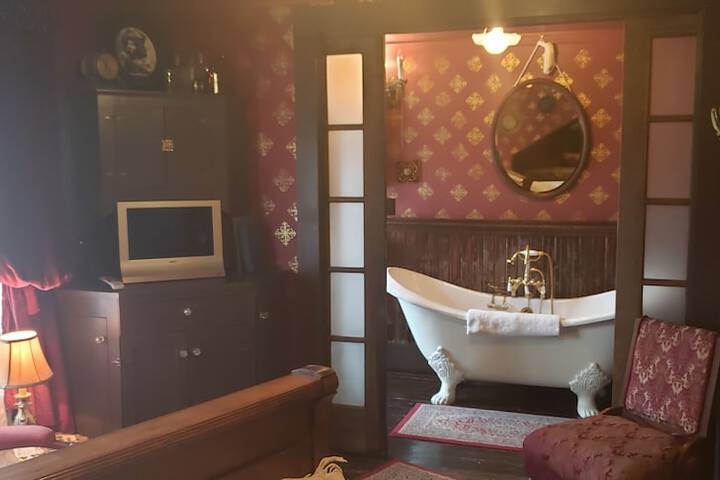 Room 49 of 76