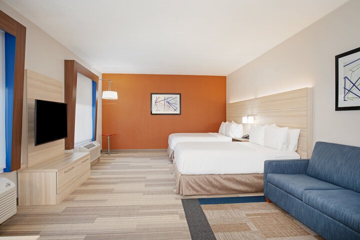 Room 44 of 66