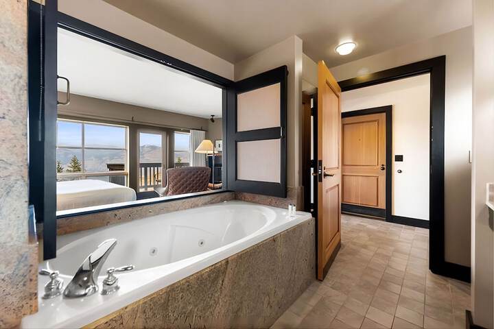 Sun Mountain Lodge