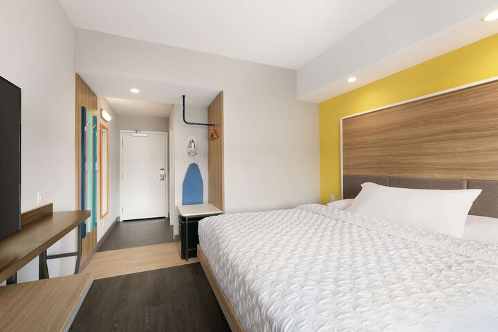 Room 15 of 50