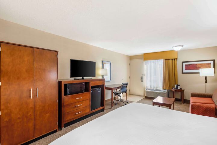 Room 32 of 50