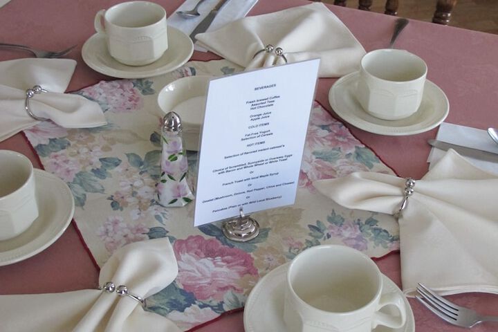 Dining 90 of 103