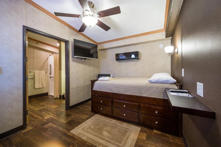 KARNES COUNTY LODGE