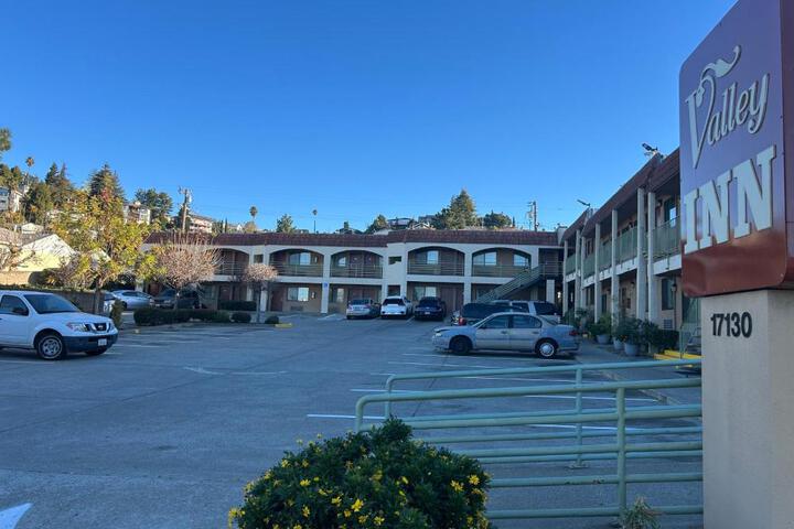 Valley Inn