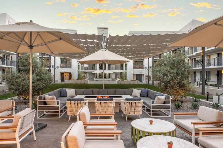 Hilton Phoenix Resort at the Peak