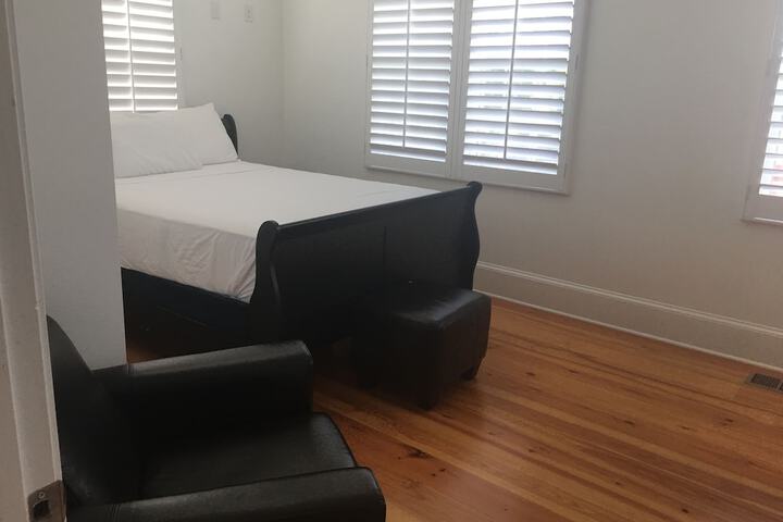 Room 27 of 35
