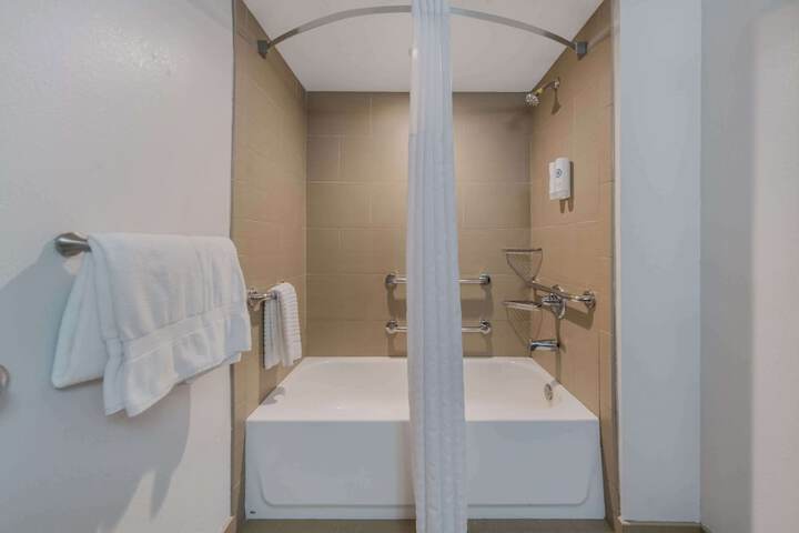 Room 7 of 26