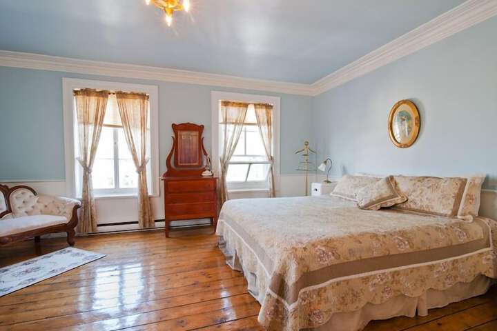 Room 6 of 19