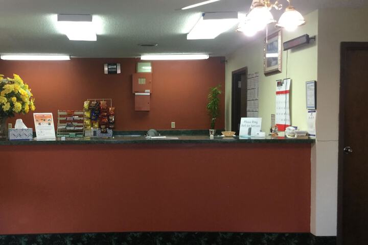 Americas Best Value Inn West Frankfort