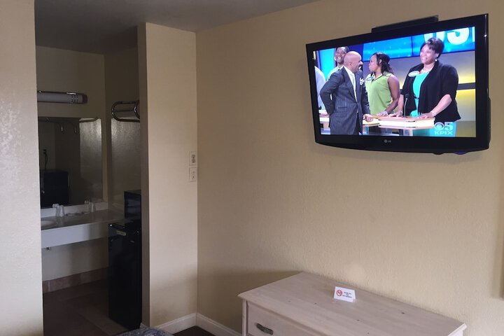 Room 19 of 37