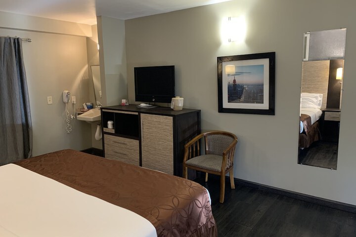Room 12 of 60