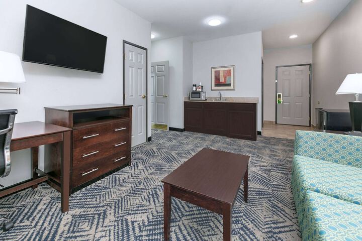 Room 30 of 46