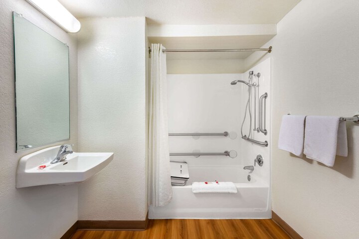 Room 18 of 30