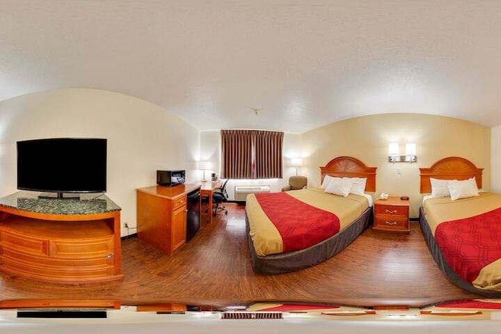 Room 15 of 32