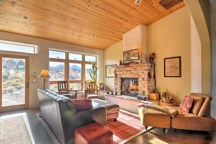 Family-friendly Del Norte Home w / Stunning Views!