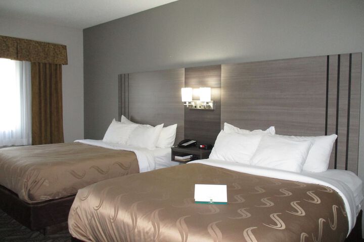 Room 32 of 46