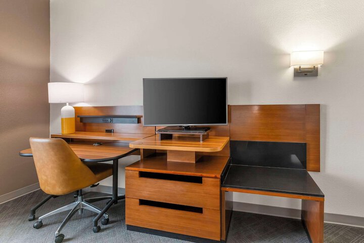 Room 21 of 53