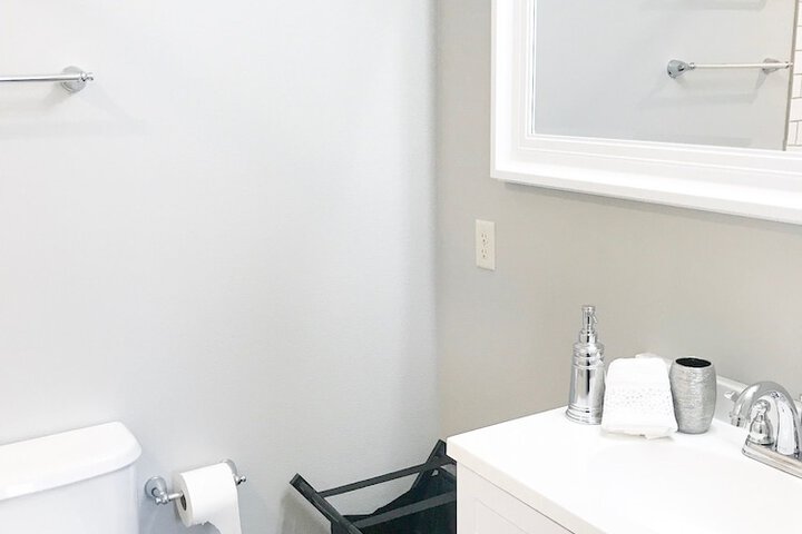 Room 12 of 32
