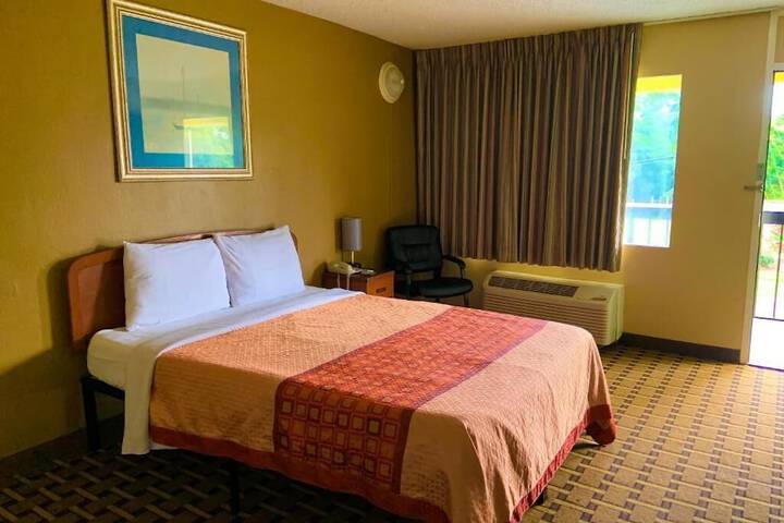 Room 18 of 39