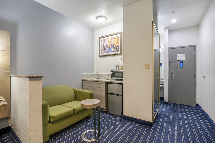 Room 67 of 117