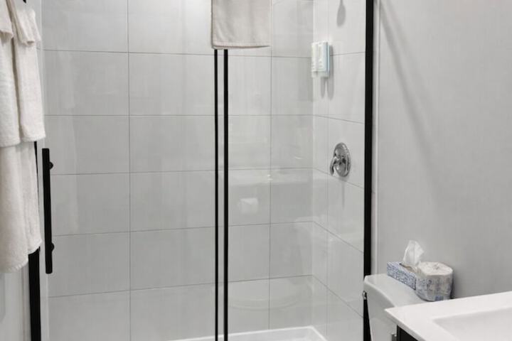 Econo Lodge Montreal-Brossard