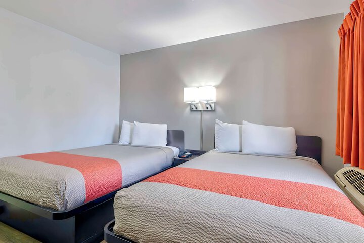 Room 10 of 22