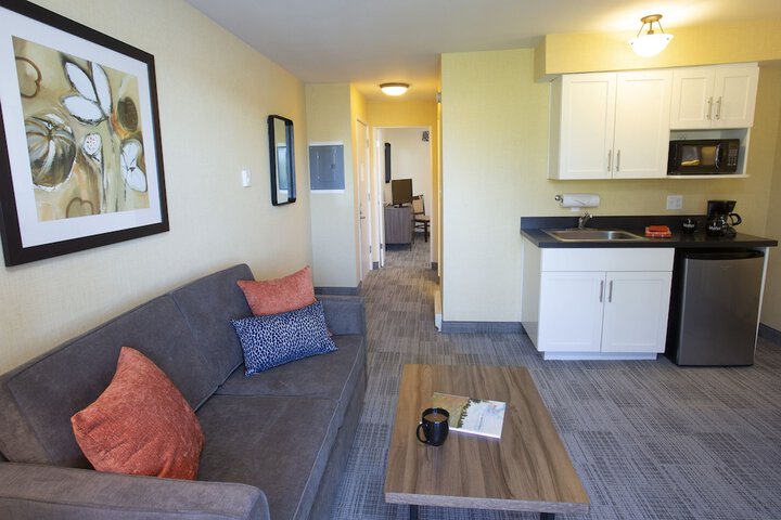 Room 16 of 40
