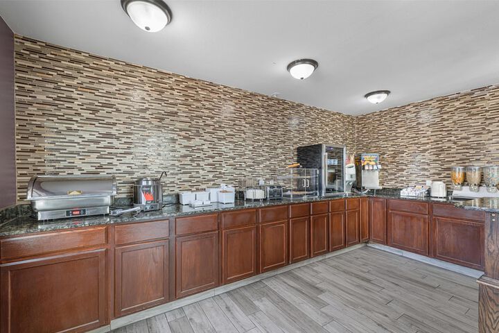 SureStay Plus Hotel by Best Western Kearney Liberty North