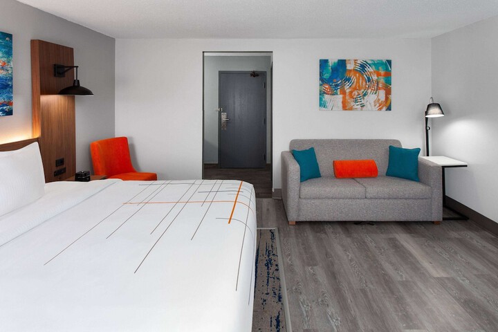 Room 21 of 42