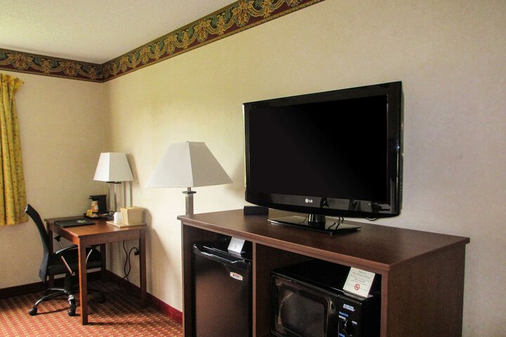 Room 5 of 17