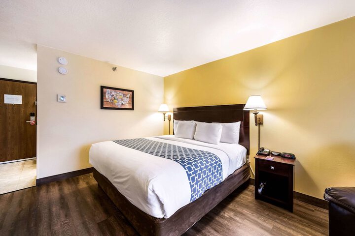 Room 18 of 30