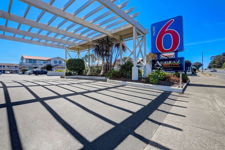 Motel 6 Fort Bragg CA