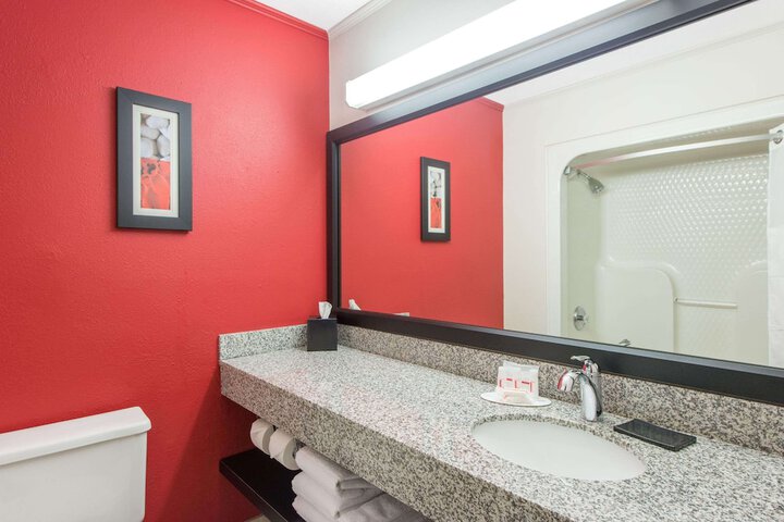 Room 5 of 25