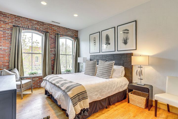 Near Trail: Dtwn Eagle Ranch Condo w / Balcony