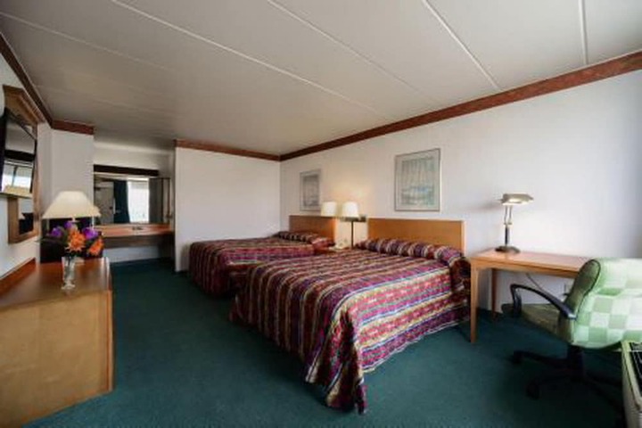 Room 12 of 24