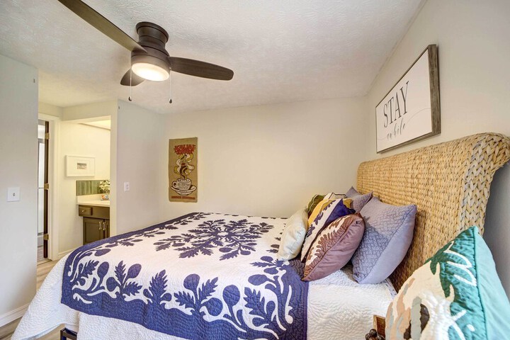 Lake Hudson Home w / Patio in Locust Grove