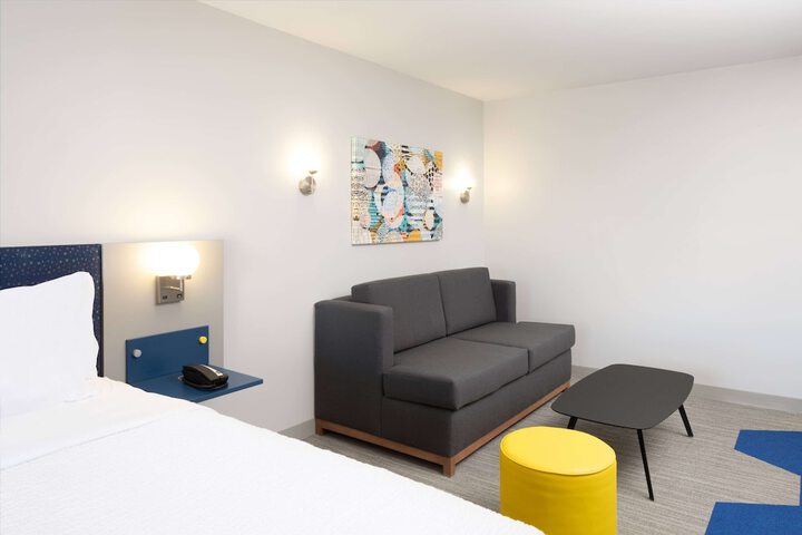 Room 33 of 41