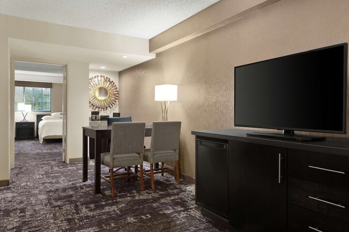 Room 16 of 38