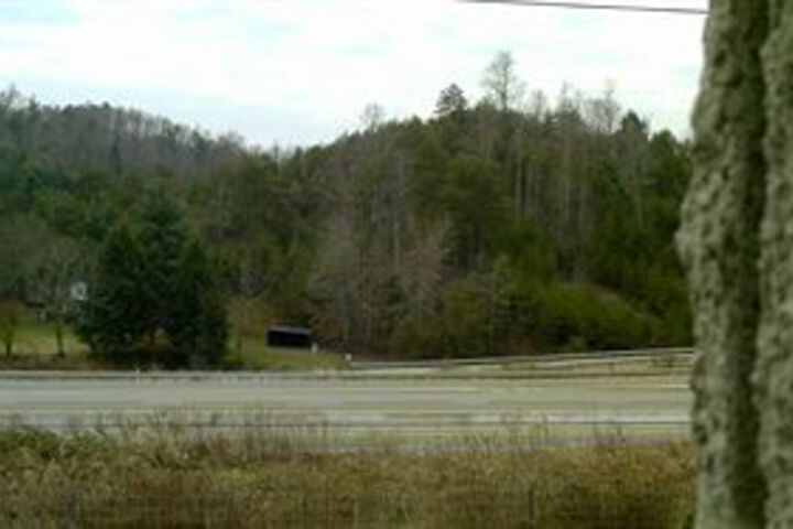 Campton Parkway Inn