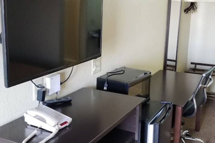 Room 10 of 15