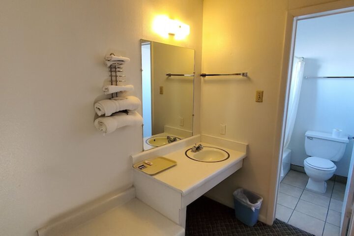 Room 52 of 57
