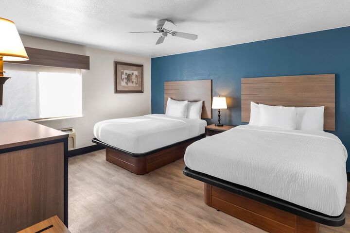 Baymont by Wyndham Arlington at Six Flags Dr