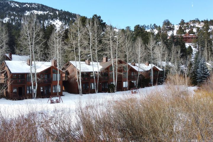Aspen Winds on Fall River