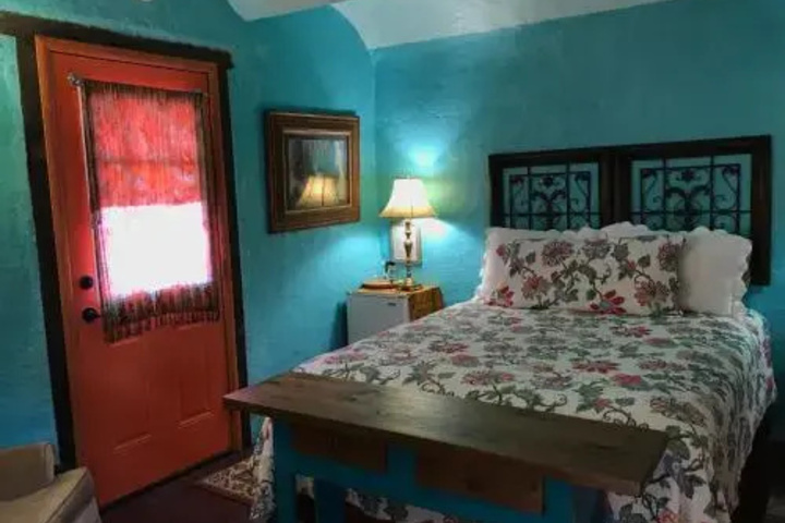 Eves Garden Bed & Breakfast