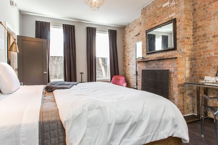 Room 46 of 103