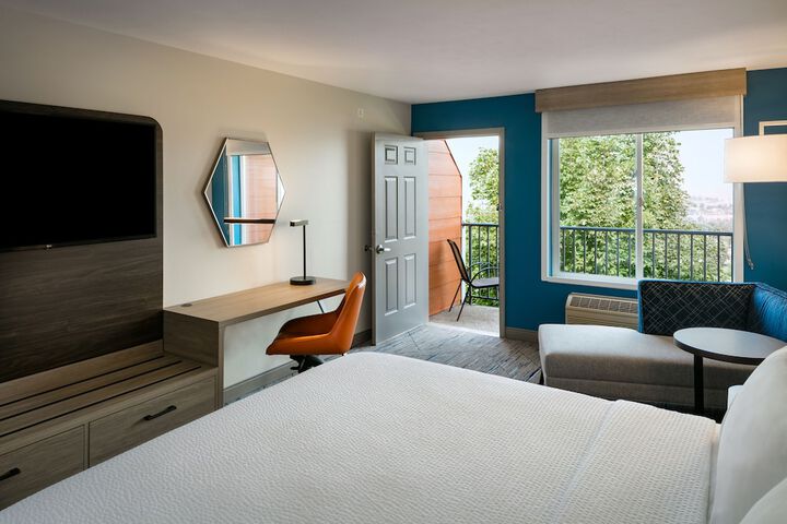 Room 51 of 71