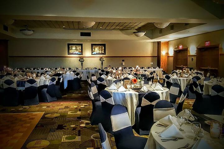 Ballroom/Hall 32 of 45