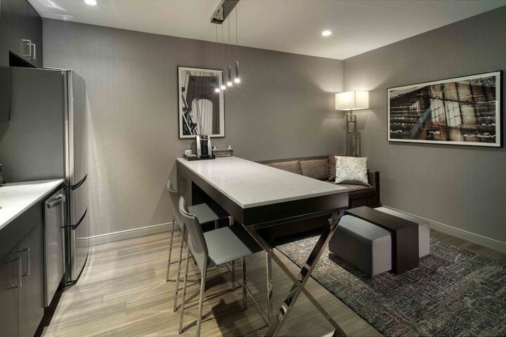 Room 28 of 63