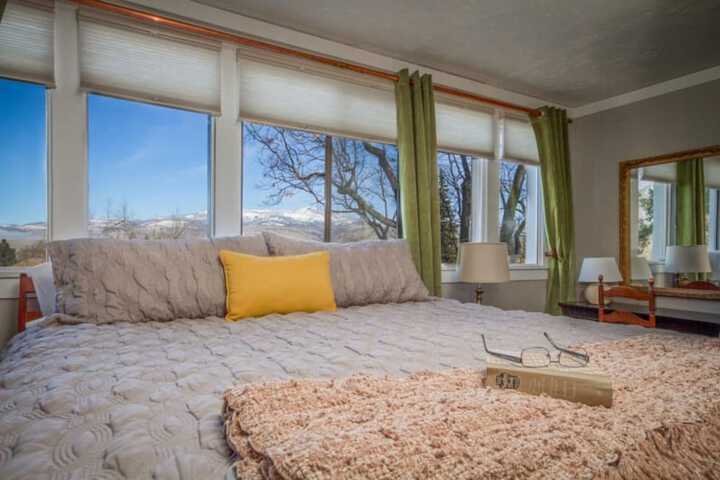 Room 19 of 62